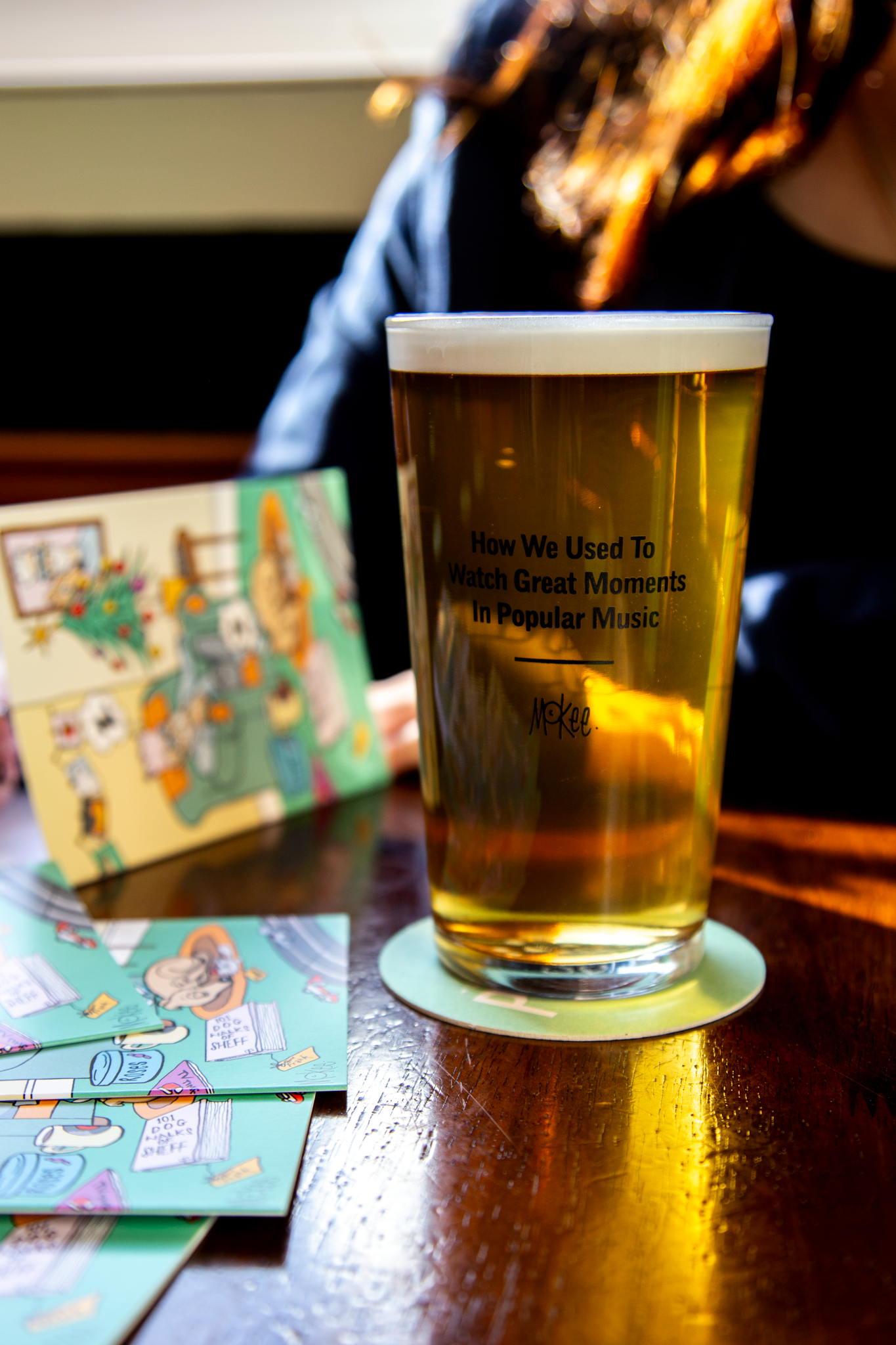 How We Used To Watch Great Moments In Popular Music - Pint Glass